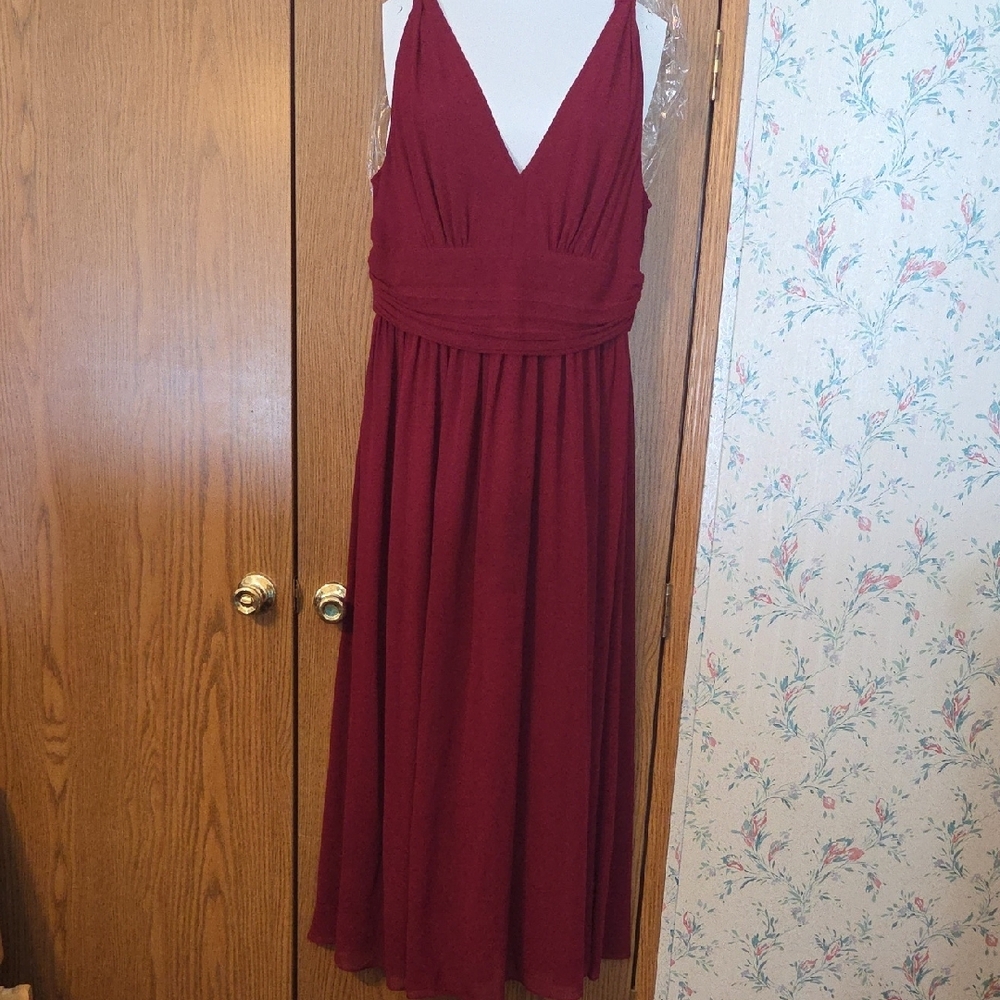 Elegant Burgundy Sleeveless Dress